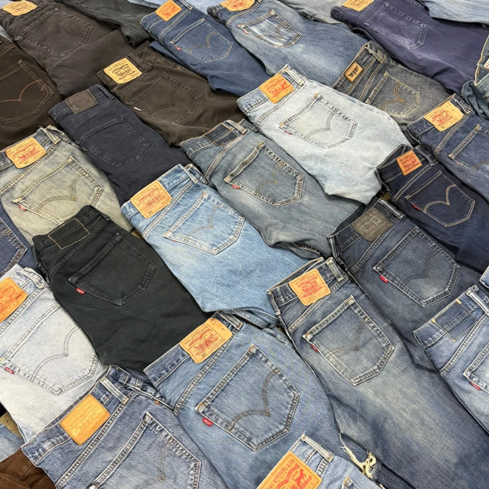 BOX 10-20 CAPI JEANS LEVI'S GRADO A + - immagine 3