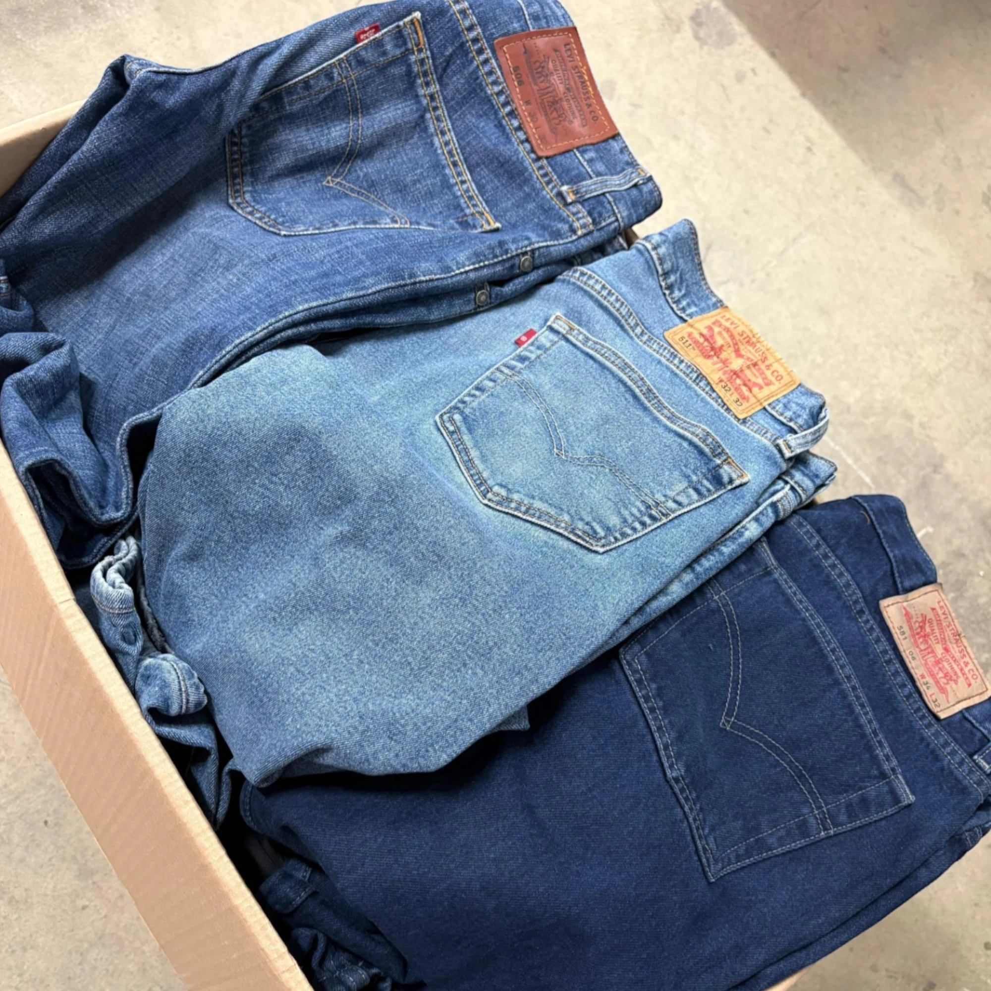 BOX 10-20 CAPI JEANS LEVI'S GRADO A + - immagine 4